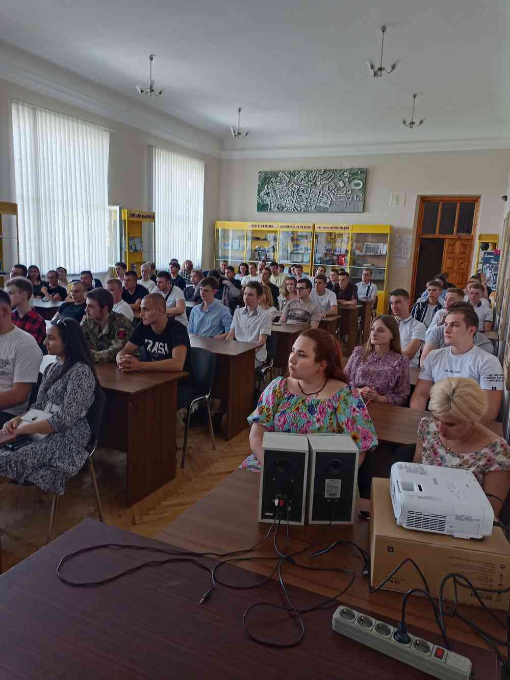 Представники ФІСЕ привітали випускників ККБАДу